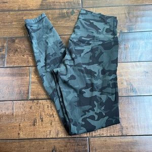 lululemon athletica Camouflage Leggings - Black and Green